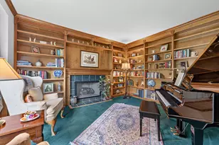 451 Courtney Cir, Sugar Grove, IL 60554 - Photo 7