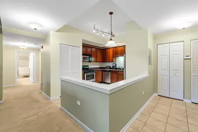 400 McDaniels Circle #405, Clarendon Hills, IL 60514 - Photo 5