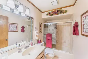 8252 Ashley Ln, Tinley Park, IL 60477 - Photo 9