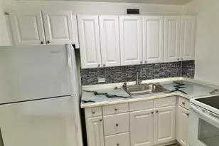 4250 N Marine Dr, Chicago, IL 60613 - Photo 7