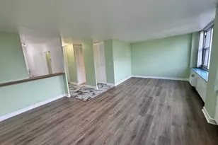 4250 N Marine Dr, Chicago, IL 60613 - Photo 5