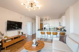 451 W Huron St, Chicago, IL 60654 - Photo 3