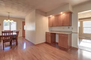 302 W 13th St, Sterling, IL 61081 - Photo 15