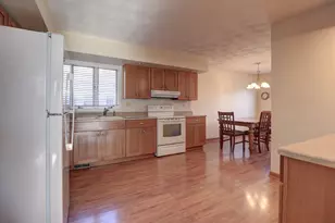 302 W 13th St, Sterling, IL 61081 - Photo 13