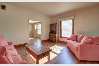 302 W 13th Street, Sterling, IL 61081 - Photo 7
