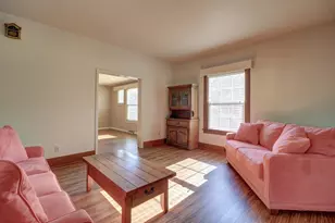 302 W 13th St, Sterling, IL 61081 - Photo 7