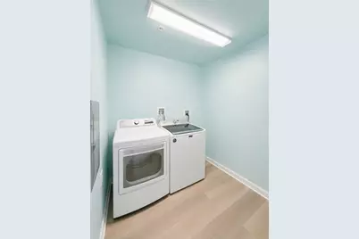 8828 Niles Center Road #301, Skokie, IL 60077 - Photo 13