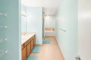8828 Niles Center Rd, Skokie, IL 60077 - Photo 11