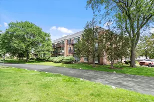 5300 Carriage Way Dr, Rolling Meadows, IL 60008 - Photo 5