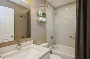 707 Clover Hill Ct, Elk Grove Village, IL 60007 - Photo 15