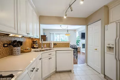 707 Clover Hill Court, Elk Grove Village, IL 60007 - Photo 9