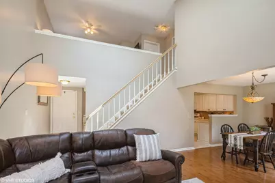 707 Clover Hill Court, Elk Grove Village, IL 60007 - Photo 5