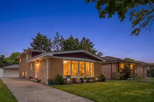 [Address not provided], Morton Grove, IL 60053 - Photo 3