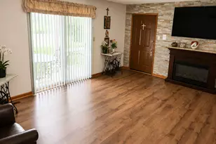 1323 Buell Ave, Joliet, IL 60435 - Photo 3