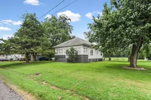 1005 W 7th St, Centralia, IL 62801 - Photo 3