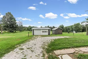 1005 W 7th St, Centralia, IL 62801 - Photo 5