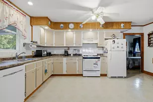709 S 2nd St, Oregon, IL 61061 - Photo 11