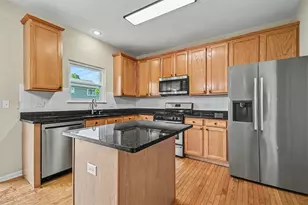 1057 Rosefield Ln, Aurora, IL 60504 - Photo 7