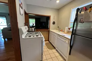 37 S Heather Dr, Crystal Lake, IL 60014 - Photo 5