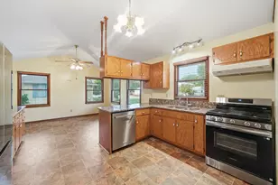 538 N School St, Braidwood, IL 60408 - Photo 7