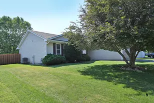 608 Wimbleton Trail, McHenry, IL 60050 - Photo 1