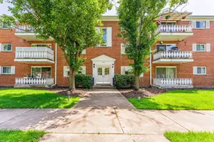 705 N Western Ave, Park Ridge, IL 60068 - Photo 1