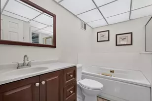 12 Robin Hood Ln, Northfield, IL 60093 - Photo 13