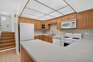 12 Robin Hood Ln, Northfield, IL 60093 - Photo 7