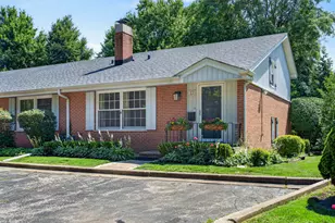 12 Robin Hood Ln, Northfield, IL 60093 - Photo 1