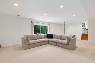 8448 Clynderven Rd, Burr Ridge, IL 60527 - Photo 17