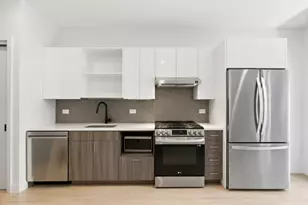 948 W Sunnyside Ave, Chicago, IL 60640 - Photo 5