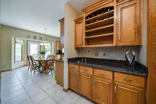 3940 Highknob Cir, Naperville, IL 60564 - Photo 9