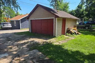 653 Whitley Ave, Joliet, IL 60433 - Photo 17