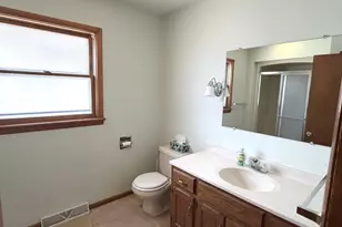 1511 St Vincents Ave, Lasalle, IL 61301 - Photo 7