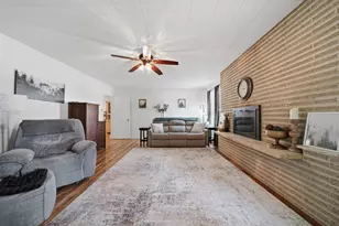 402 E 19th St, Sterling, IL 61081 - Photo 21