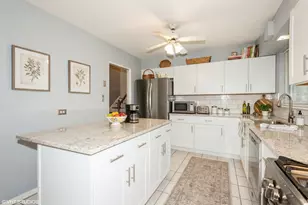 319 Shirley Ct, Wheaton, IL 60187 - Photo 9