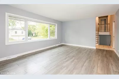 319 Shirley Court, Wheaton, IL 60187 - Photo 5