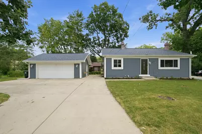 444 Pleasure Drive, Mundelein, IL 60060 - Photo 1
