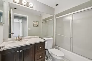 18W074 Jamestown Ln, Villa Park, IL 60181 - Photo 19