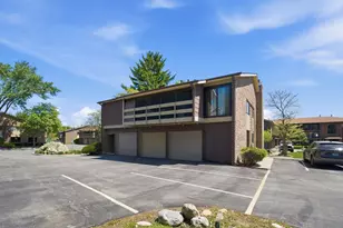 1 W Stonebridge Ct, Palos Hills, IL 60465 - Photo 1