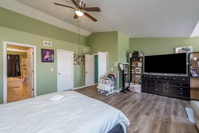 1995 W Meadowview Drive, Round Lake, IL 60073 - Photo 9