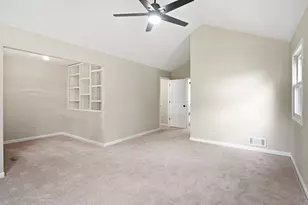 10414 Country Ln, Beach Park, IL 60087 - Photo 11