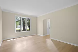 10414 Country Ln, Beach Park, IL 60087 - Photo 7