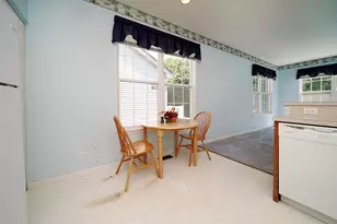 2241 Carillon Dr, Grayslake, IL 60030 - Photo 11