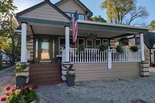 417 N Hough St, Barrington, IL 60010 - Photo 1
