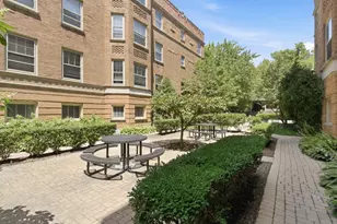 619 Washington Blvd, Oak Park, IL 60302 - Photo 3
