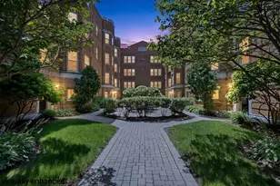 619 Washington Blvd, Oak Park, IL 60302 - Photo 1