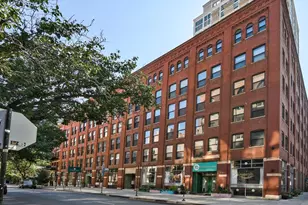 225 W Huron St, Chicago, IL 60654 - Photo 1