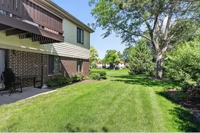863 E Coach Road #1, Palatine, IL 60074 - Photo 17