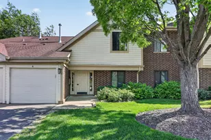 863 E Coach Rd, Palatine, IL 60074 - Photo 1